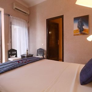 Camera standard con letto king size